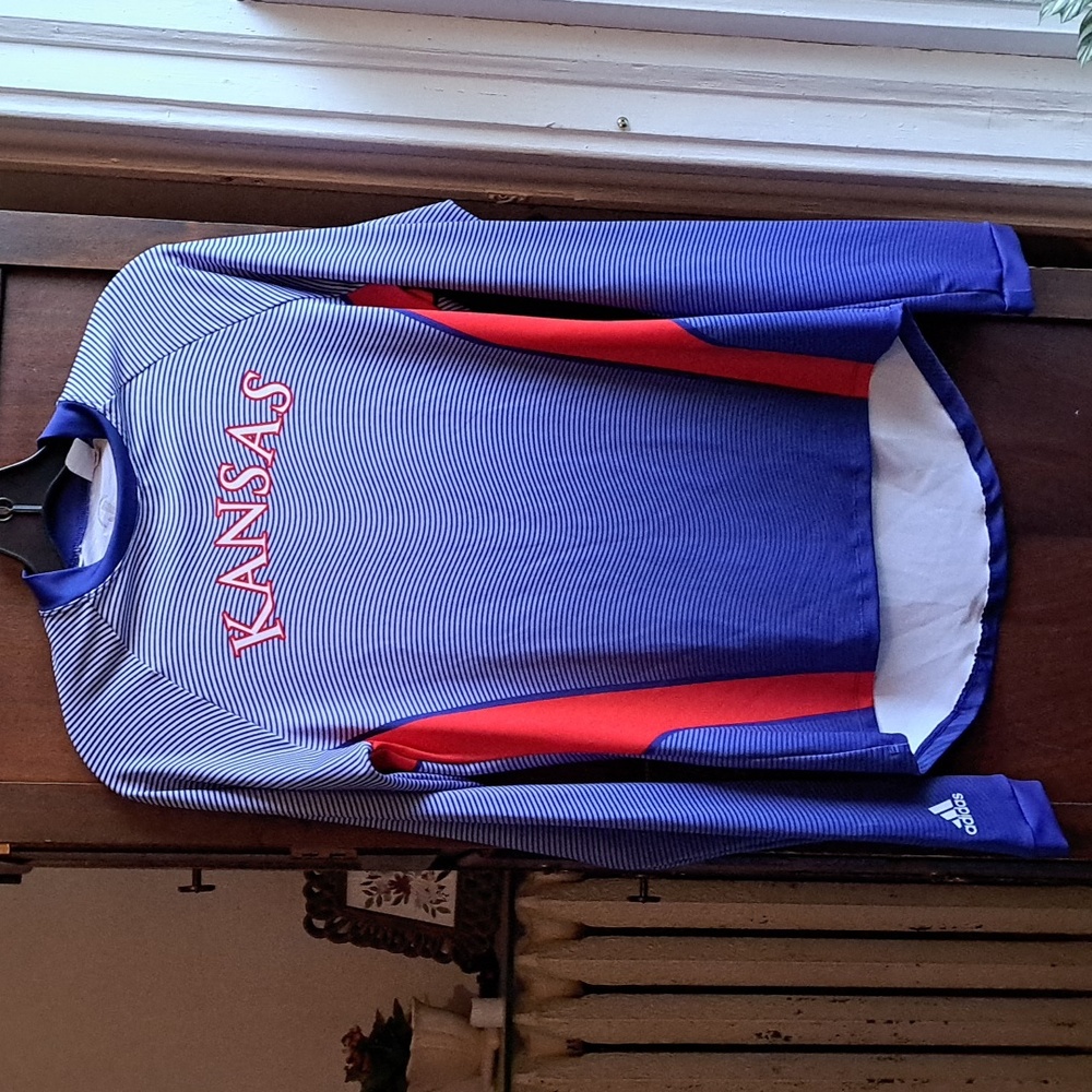 Quality Team Apparel size med Kansas Jayhawks rock chalk long sleeve shirt